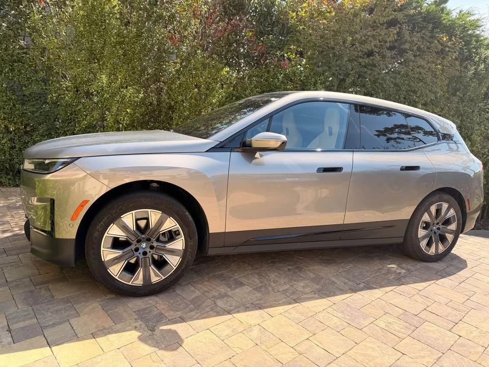 2025 BMW I20 iX - Image 2 of 5
