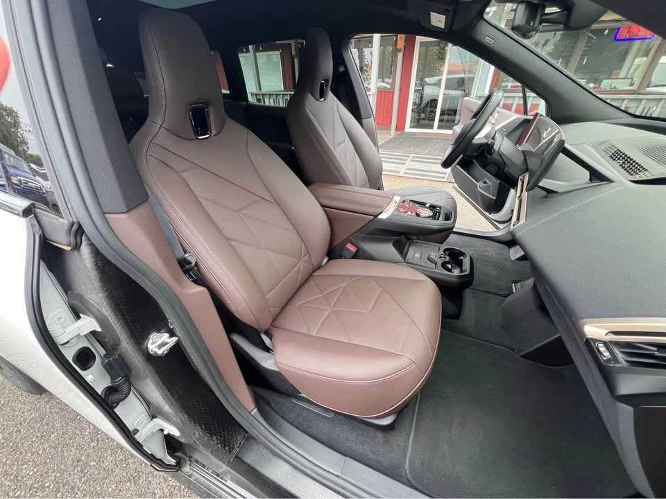 2025 BMW I20 iX - Image 12 of 20