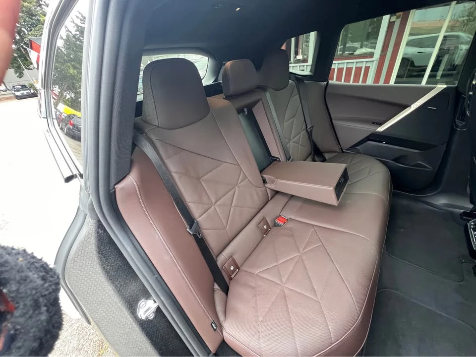 2025 BMW I20 iX - Image 13 of 20