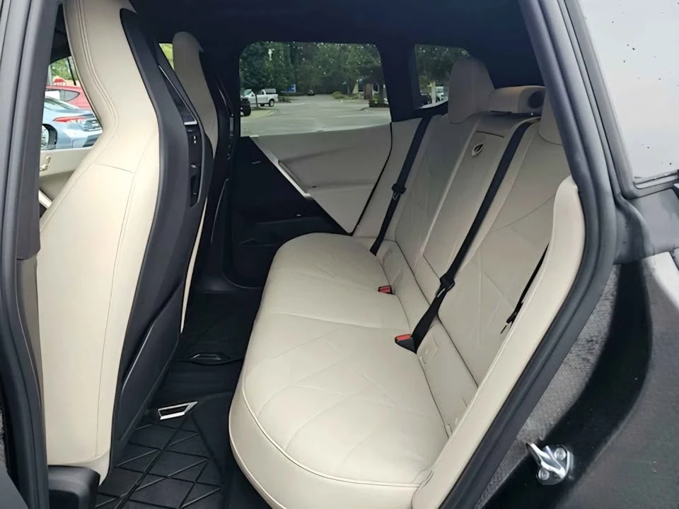 2025 BMW I20 iX - Image 14 of 20