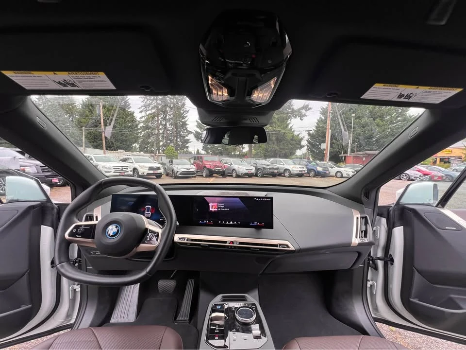2025 BMW I20 iX - Image 15 of 20