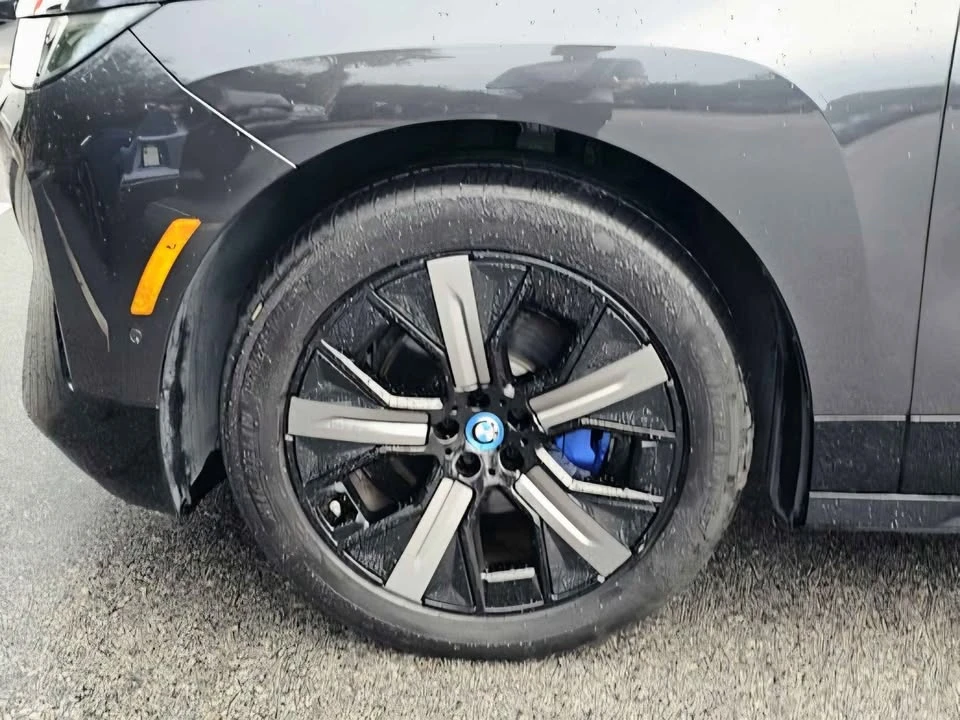 2025 BMW I20 iX - Image 11 of 20