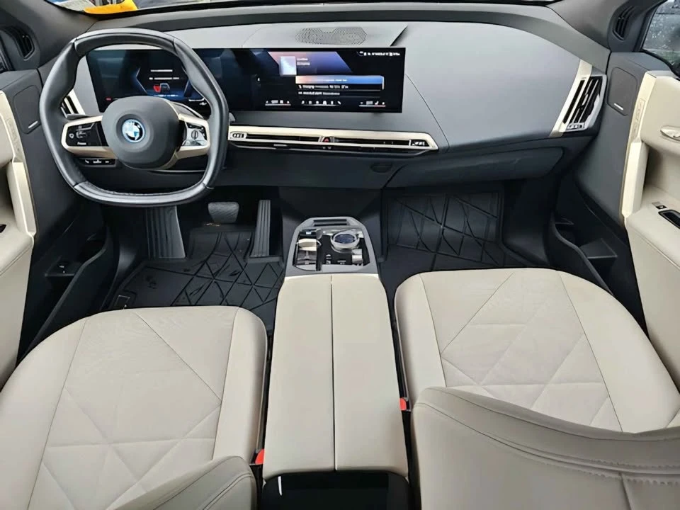 2025 BMW I20 iX - Image 15 of 20