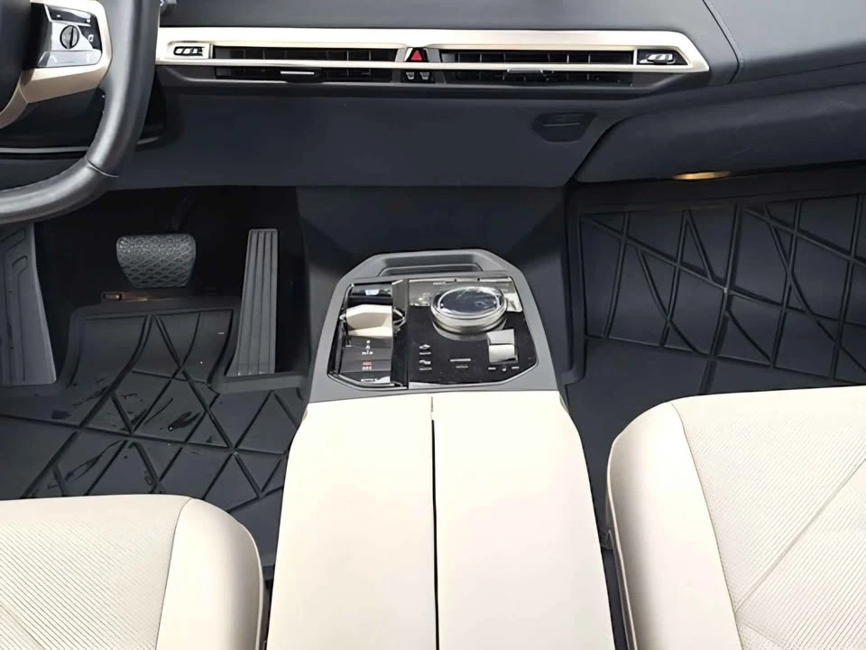 2025 BMW I20 iX - Image 18 of 20