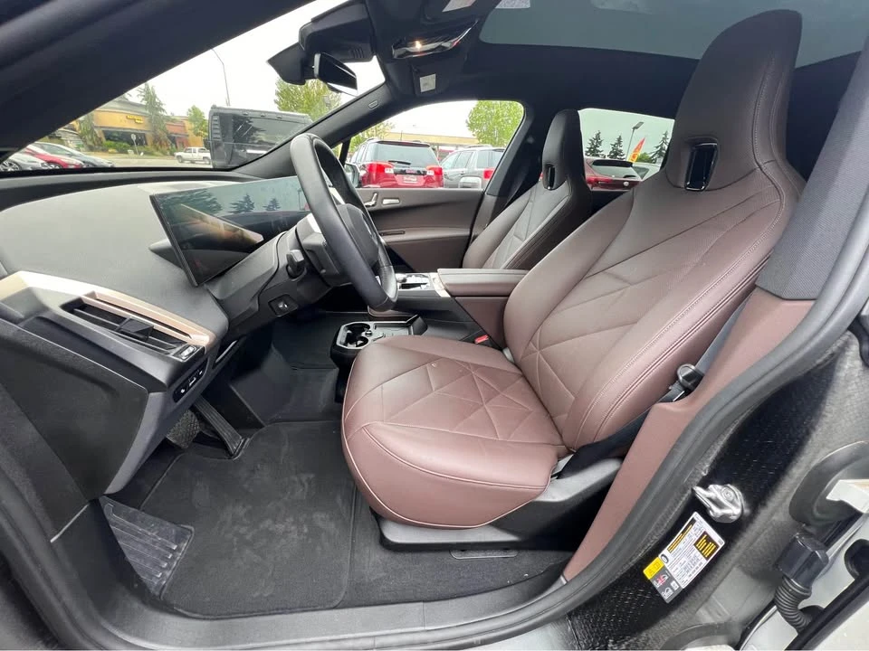 2025 BMW I20 iX - Image 11 of 20