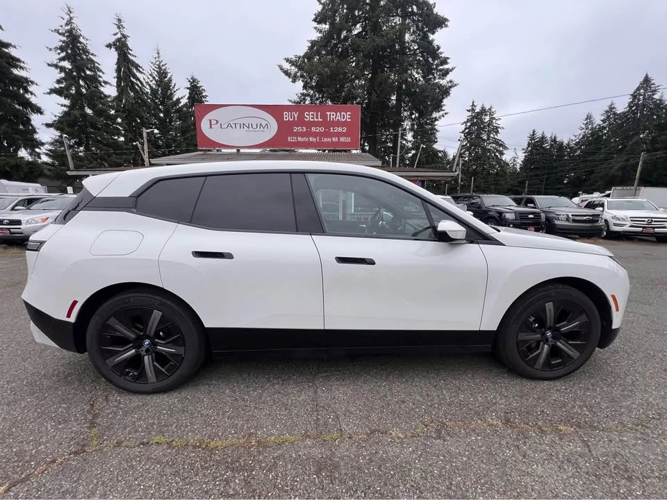 2025 BMW I20 iX - Image 8 of 20