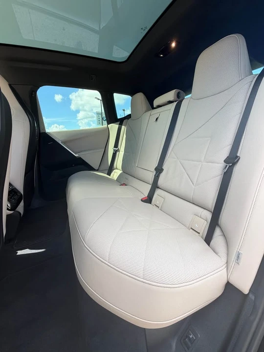 2025 BMW I20 iX - Image 11 of 19