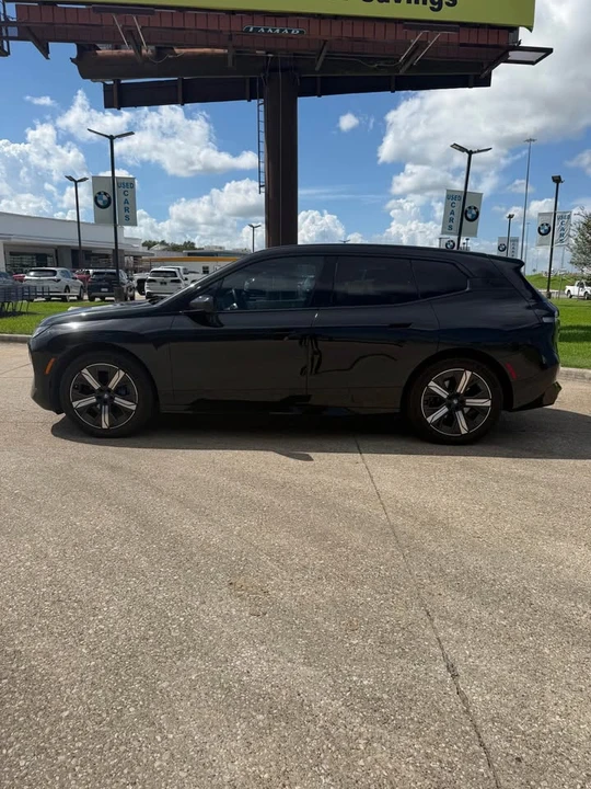2025 BMW I20 iX - Image 8 of 19