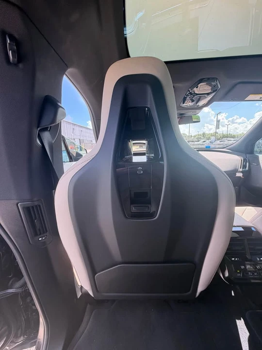 2025 BMW I20 iX - Image 13 of 19