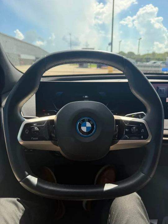 2025 BMW I20 iX - Image 16 of 19