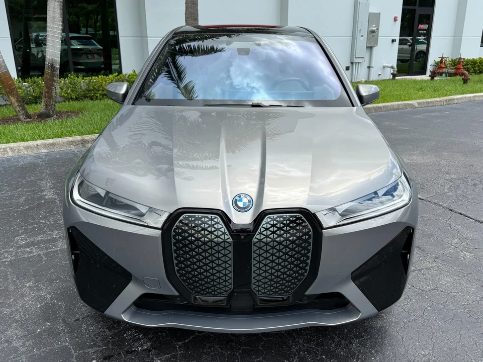 2025 BMW I20 iX - Image 13 of 21