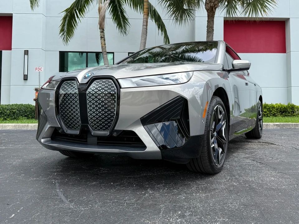 2025 BMW I20 iX - Image 6 of 21