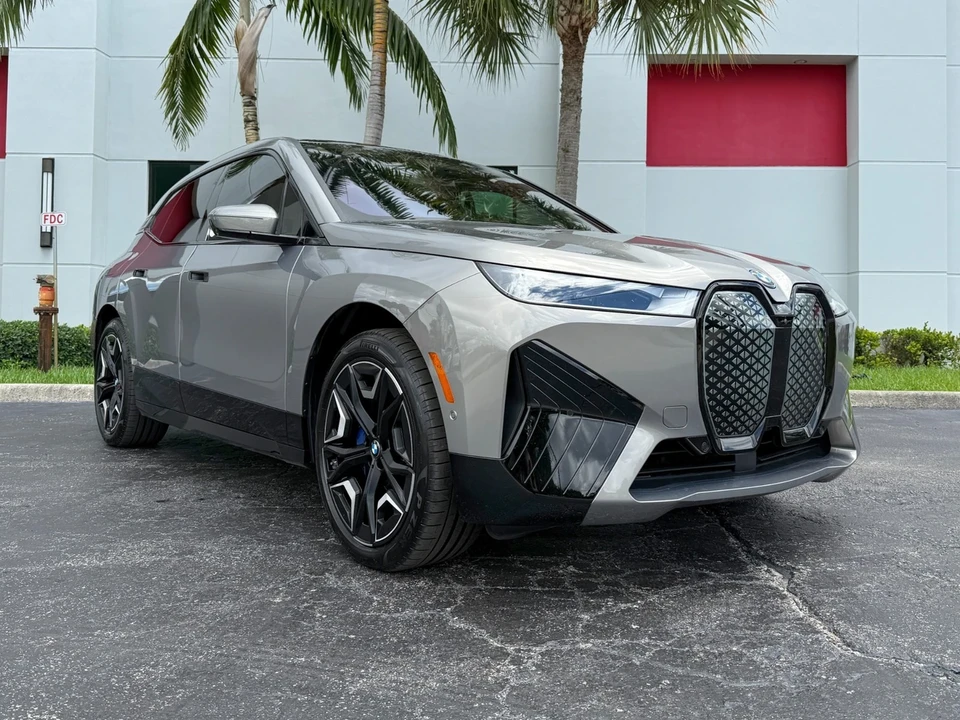2025 BMW I20 iX - Image 4 of 21
