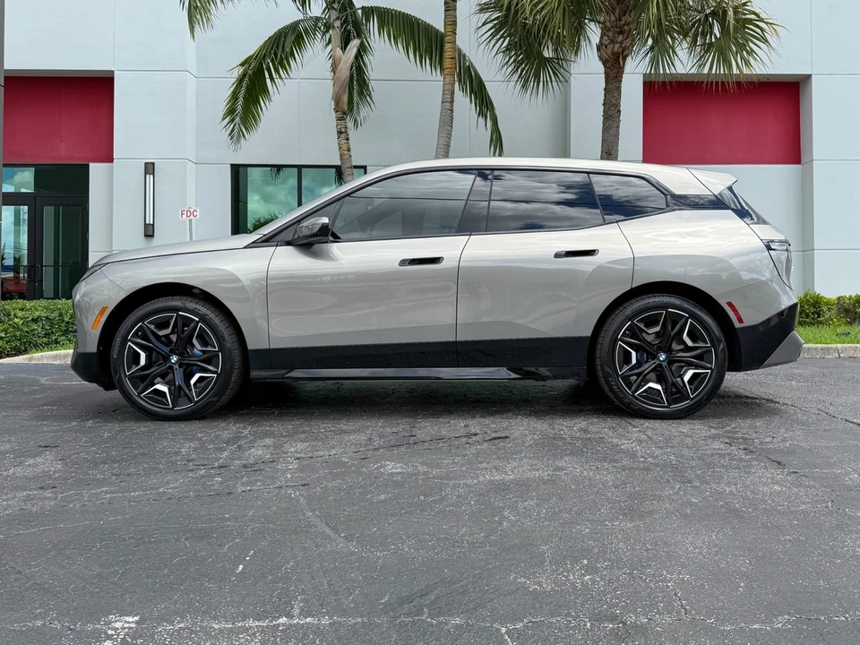 2025 BMW I20 iX - Image 20 of 21