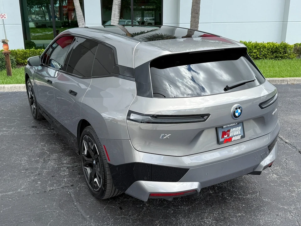 2025 BMW I20 iX - Image 15 of 21
