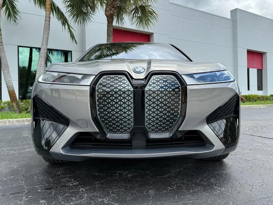 2025 BMW I20 iX - Image 5 of 21
