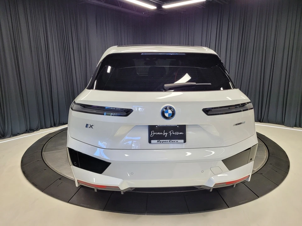 2025 BMW I20 iX - Image 9 of 12