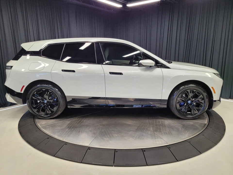 2025 BMW I20 iX - Image 11 of 12