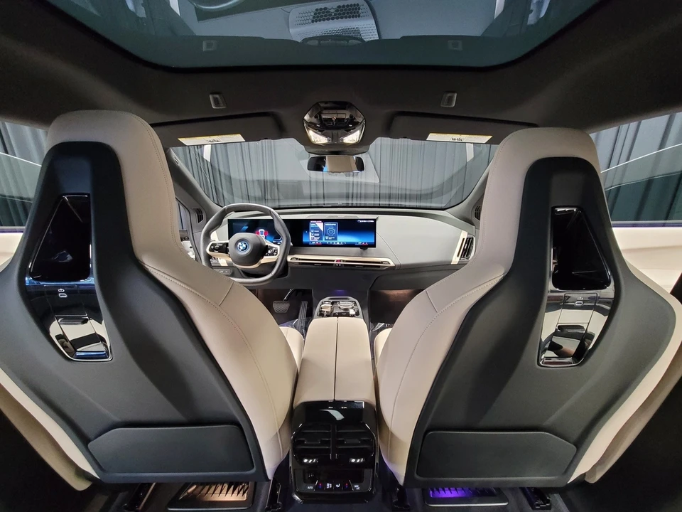 2025 BMW I20 iX - Image 2 of 12