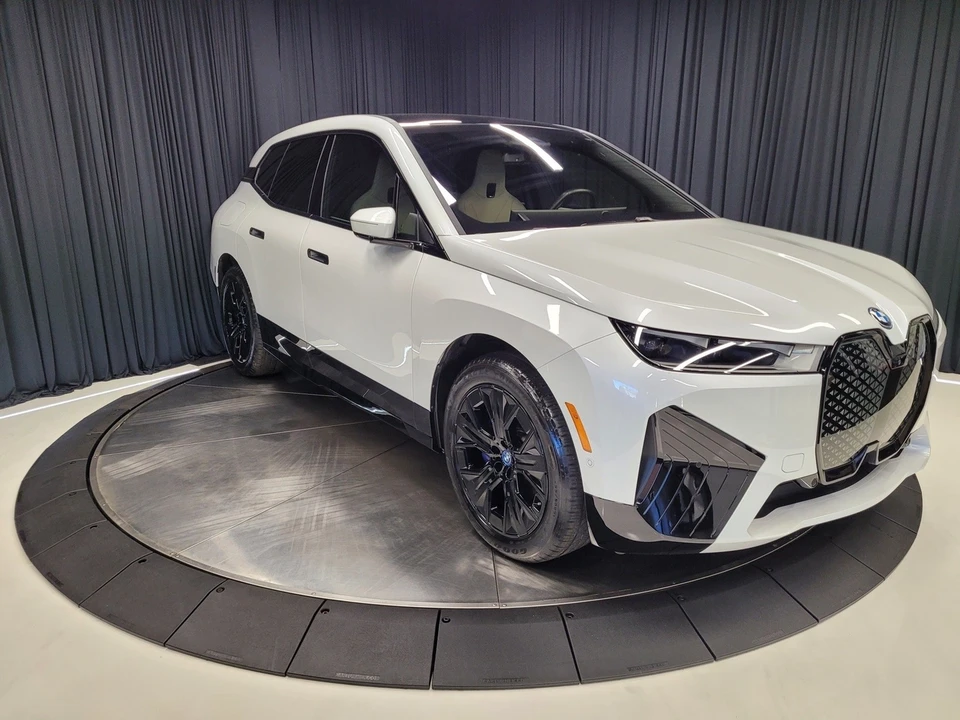 2025 BMW I20 iX - Image 3 of 12
