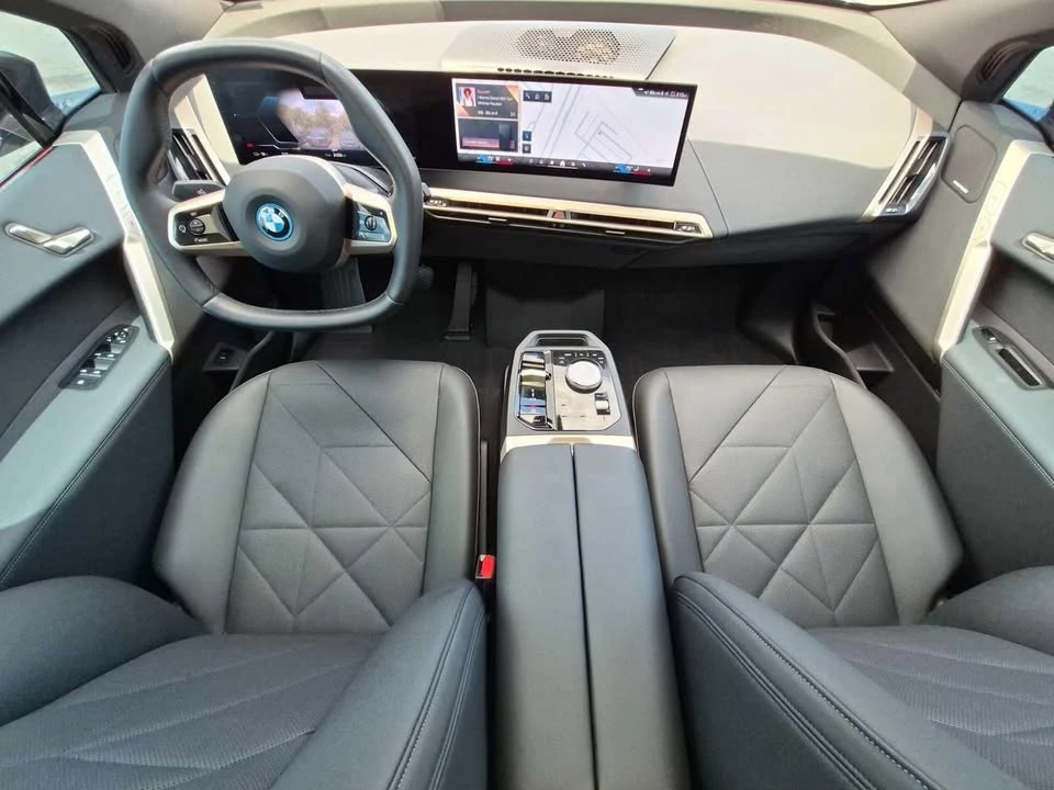 2025 BMW I20 iX - Image 15 of 20