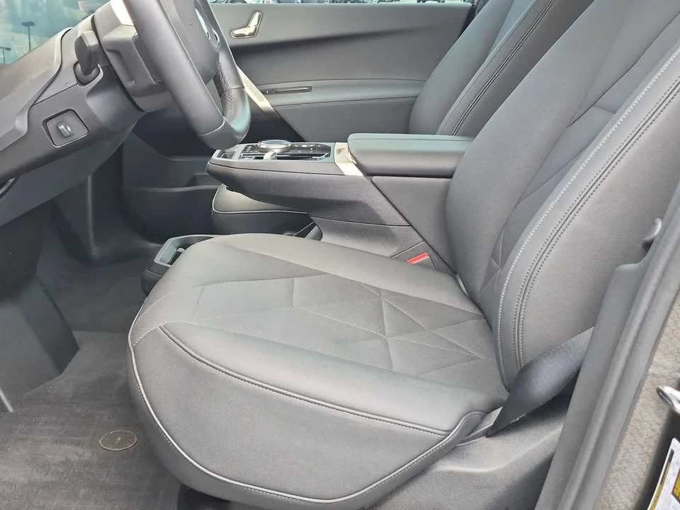 2025 BMW I20 iX - Image 16 of 20