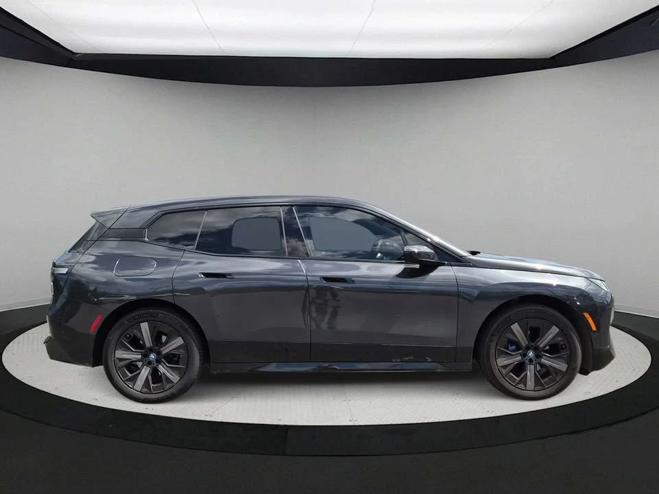 2025 BMW I20 iX - Image 9 of 20