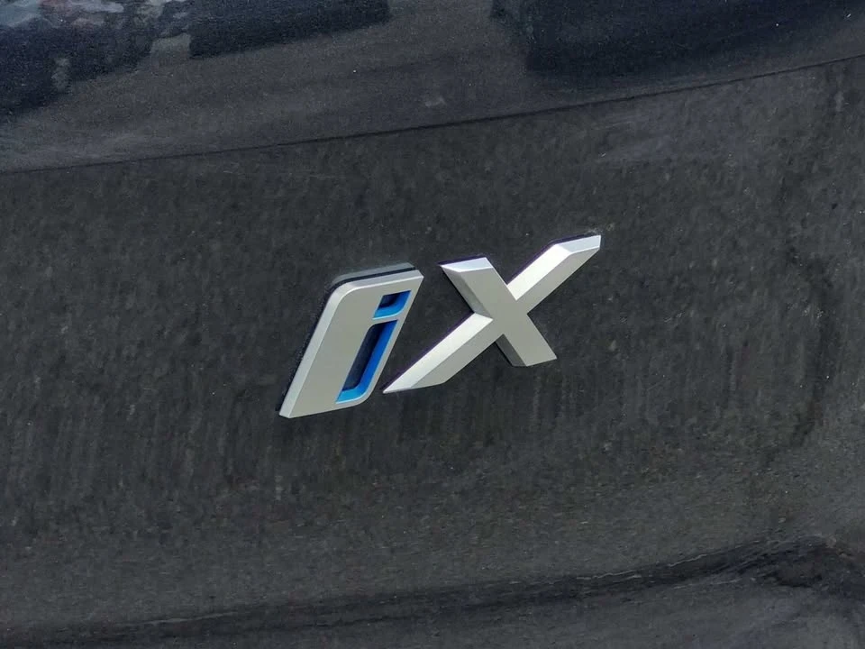 2025 BMW I20 iX - Image 13 of 20