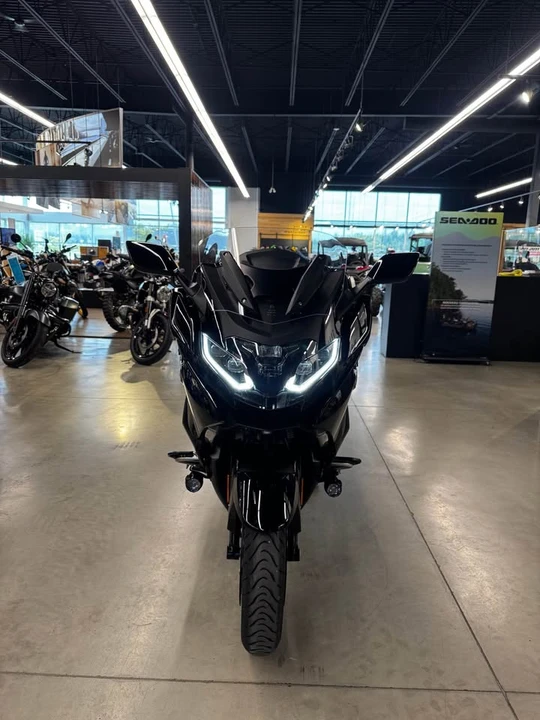 2025 BMW K1600 - Image 4 of 9