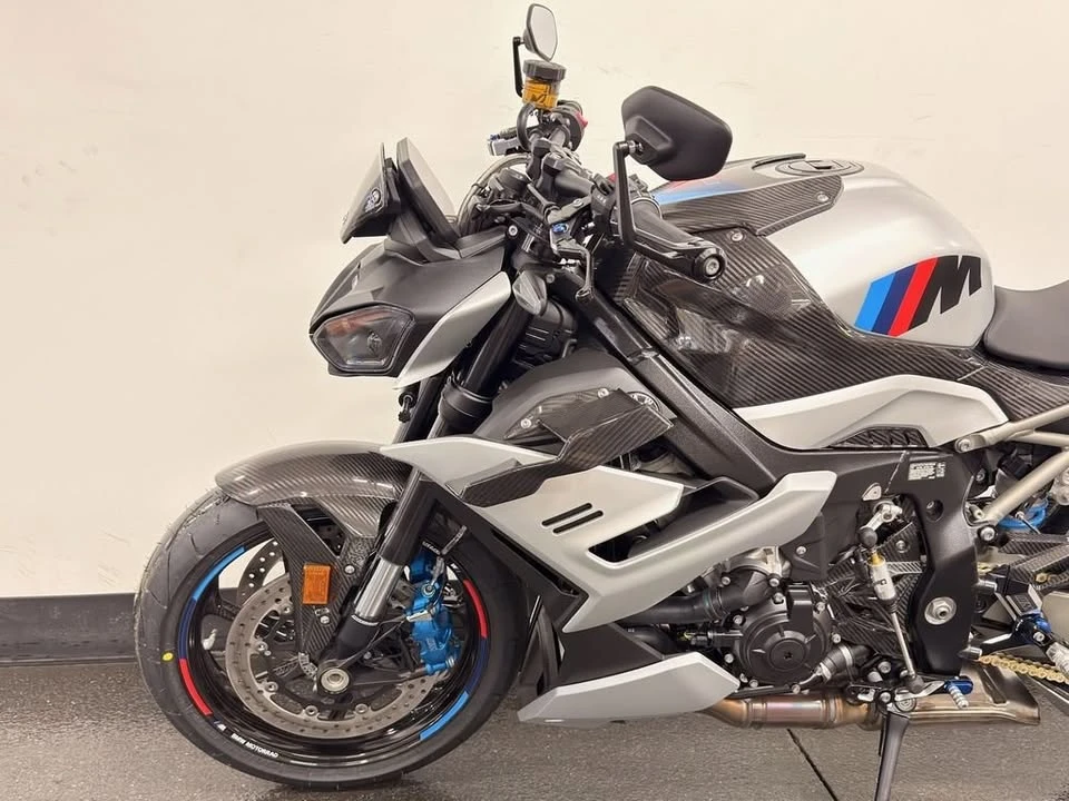 2025 BMW M1000 - Image 9 of 11