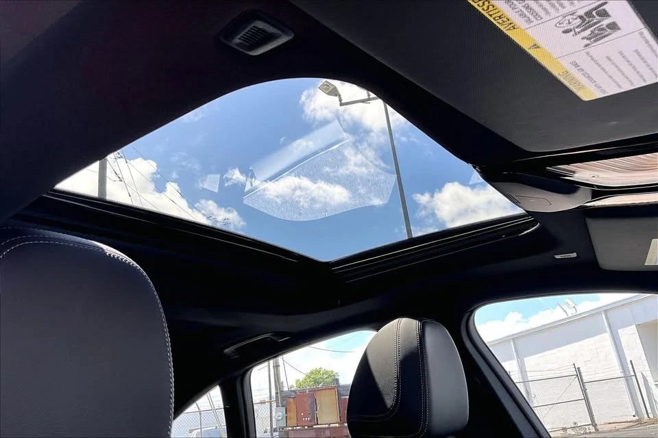 2025 BMW 4 Series - Image 10 of 19