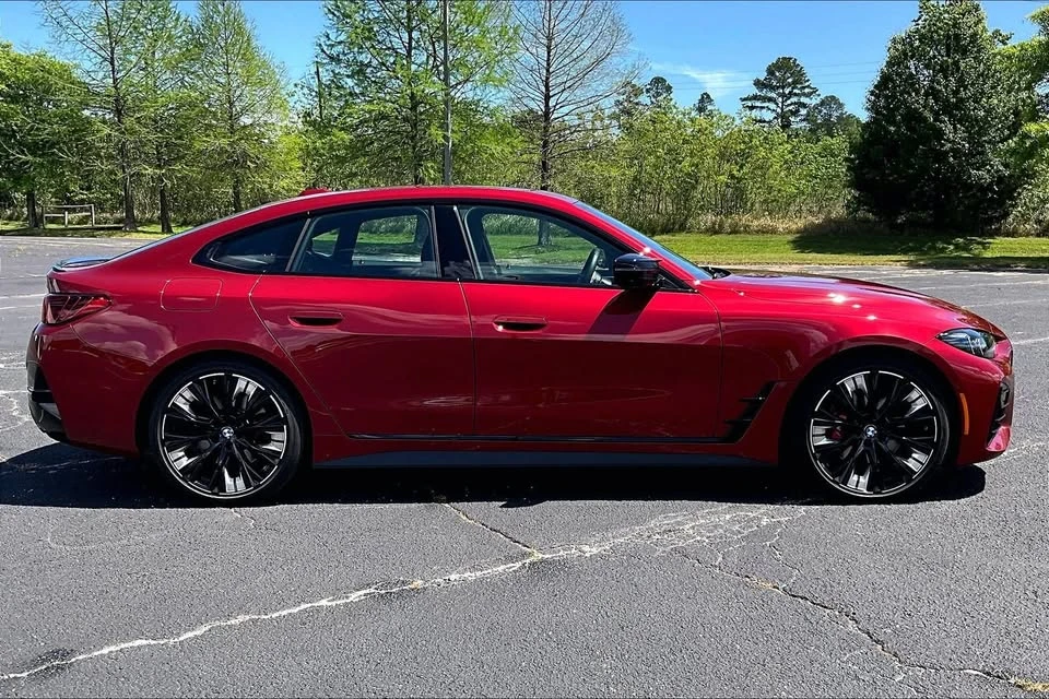 2025 BMW 4 Series - Image 11 of 19