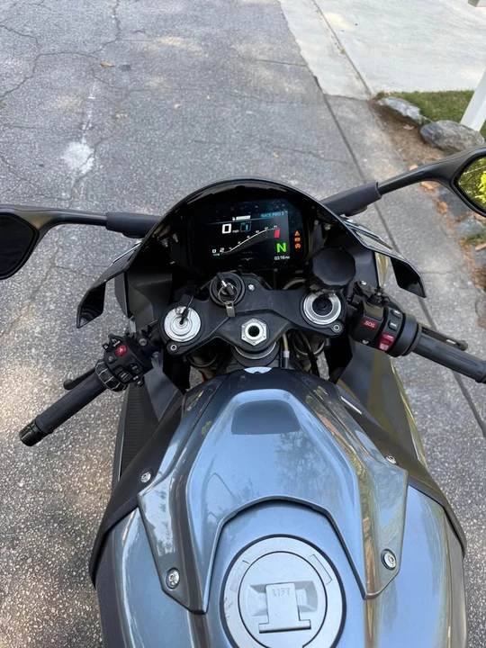 2025 BMW S1000 - Image 6 of 6