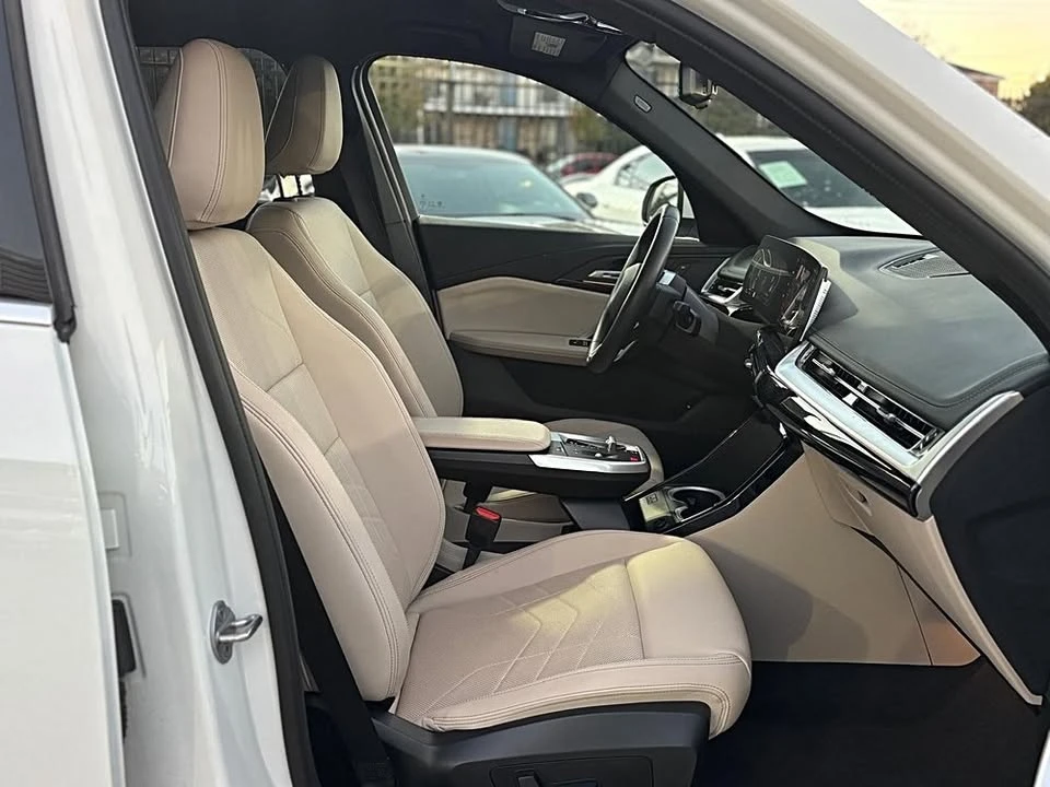 2025 BMW U11/U12 X1 - Image 2 of 3