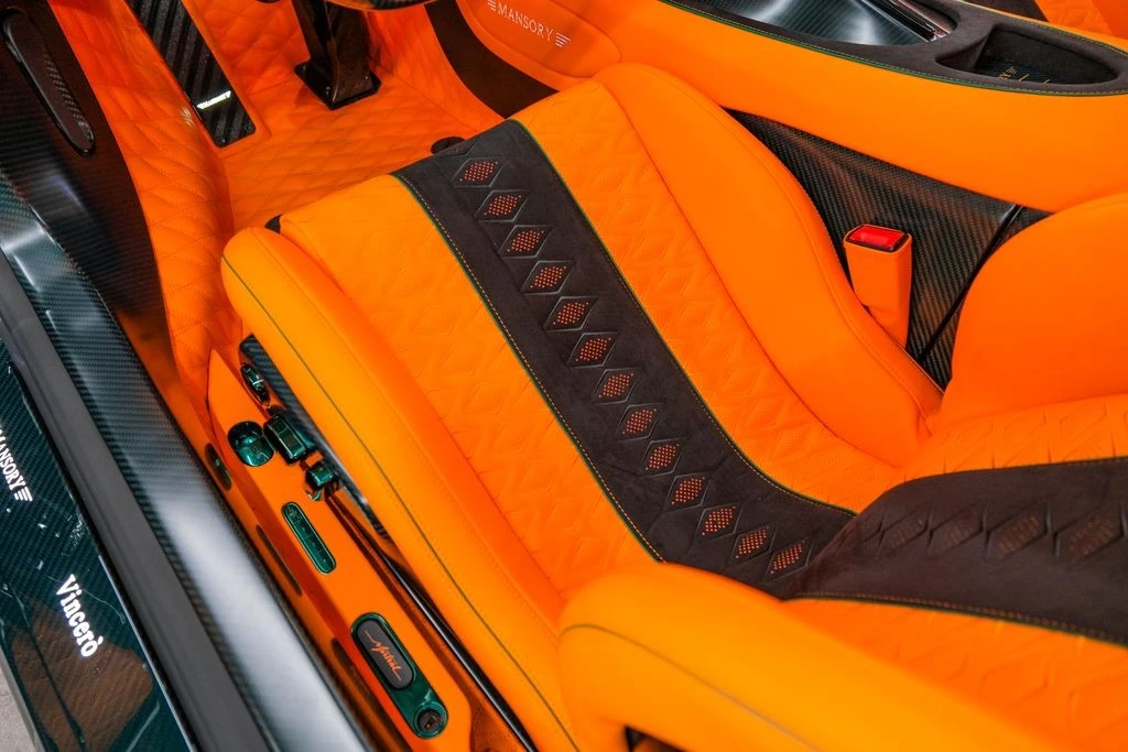 2025 Bugatti Chiron Super Sport - Image 14 of 31
