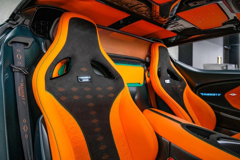 2025 Bugatti Chiron - Image 20 of 31