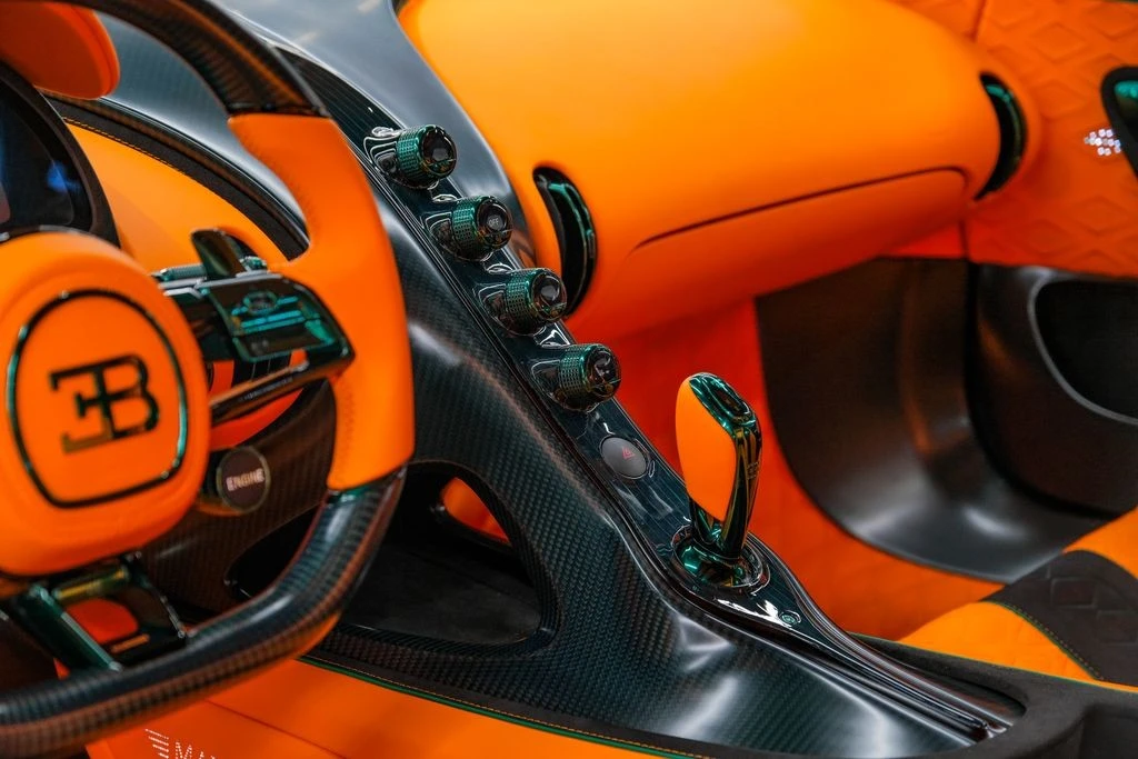 2025 Bugatti Chiron - Image 18 of 31