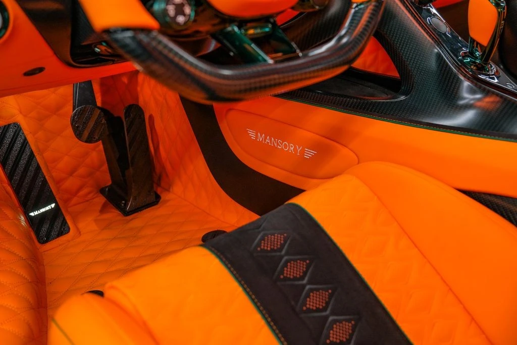 2025 Bugatti Chiron - Image 15 of 31