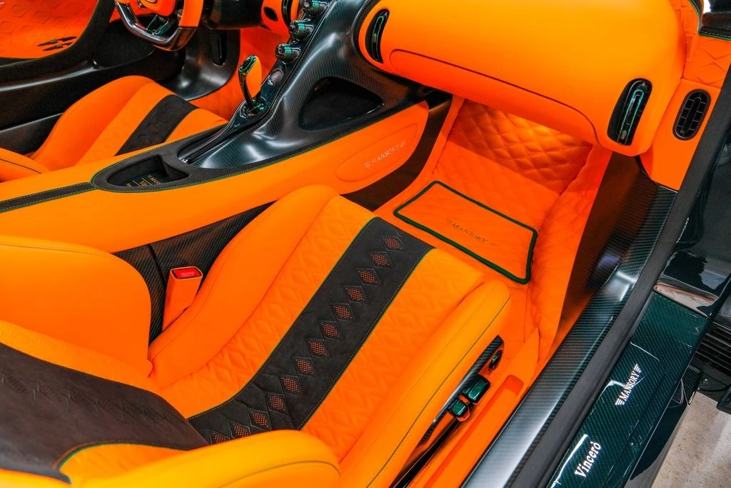 2025 Bugatti Chiron - Image 23 of 31