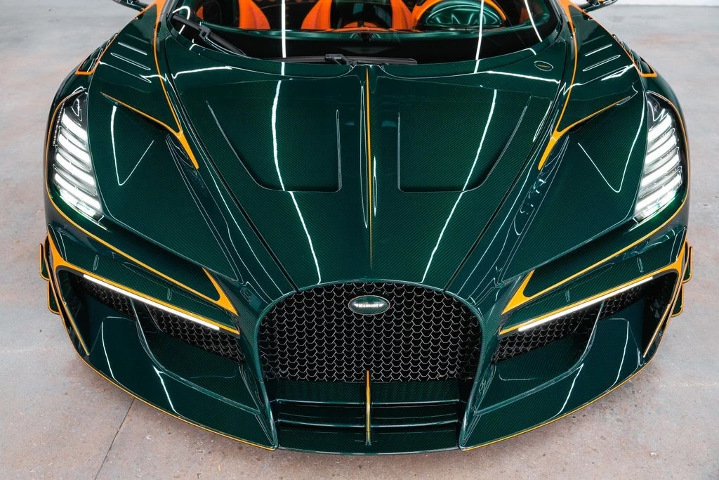 2025 Bugatti Chiron - Image 8 of 31