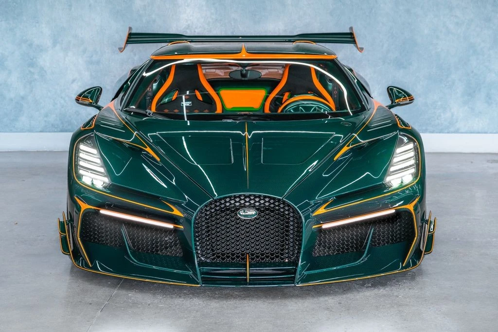 2025 Bugatti Chiron - Image 2 of 31