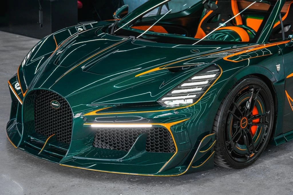 2025 Bugatti Chiron - Image 5 of 31