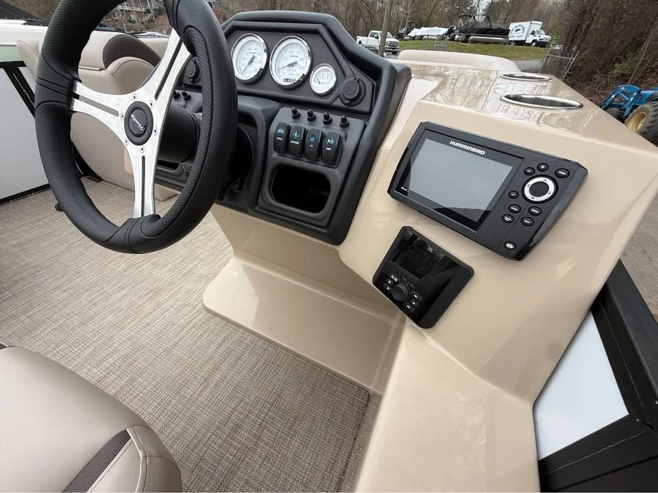 2025 Bentley - Image 11 of 20