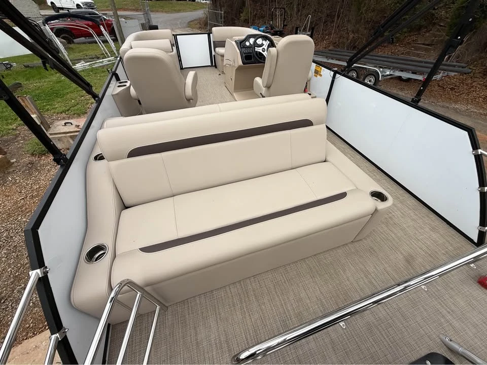 2025 Bentley - Image 9 of 20