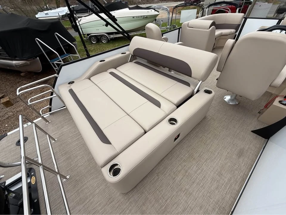 2025 Bentley - Image 7 of 20