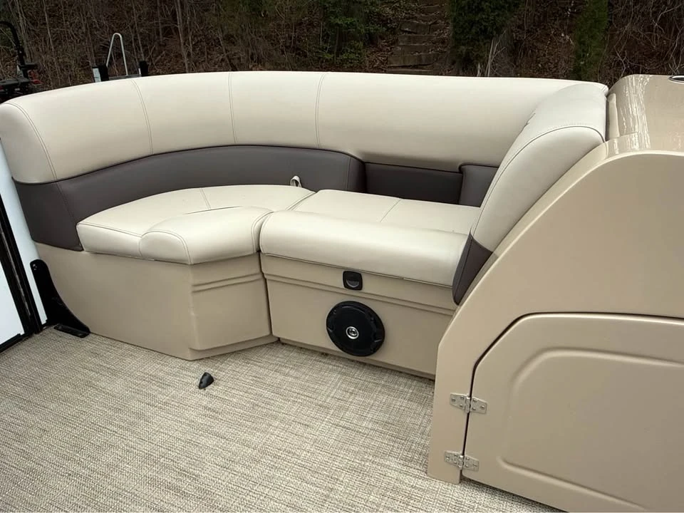 2025 Bentley - Image 16 of 20