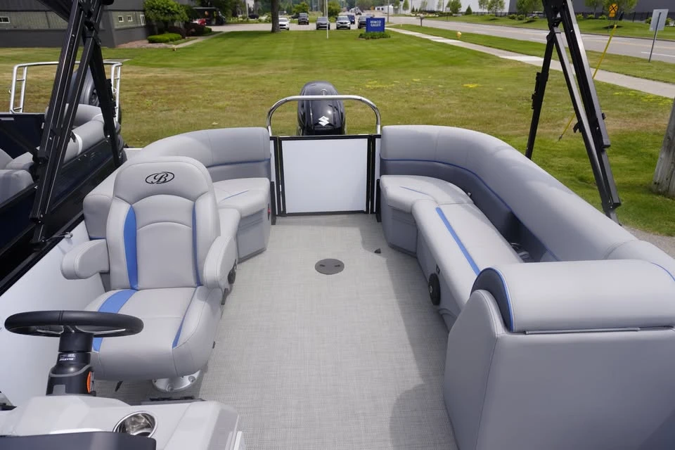 2025 Bentley - Image 7 of 11