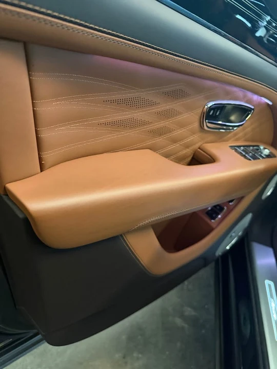 2025 Bentley Bentayga - Image 4 of 8