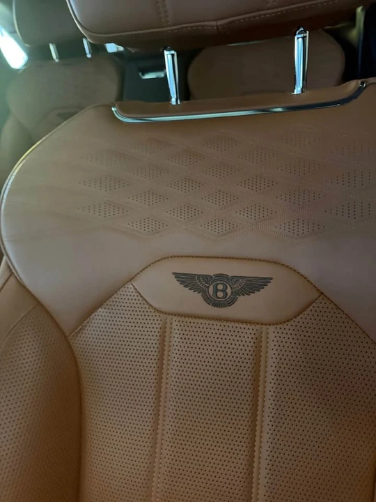2025 Bentley Bentayga - Image 3 of 8