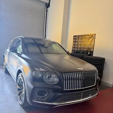 2025 Bentley Bentayga Azure V8